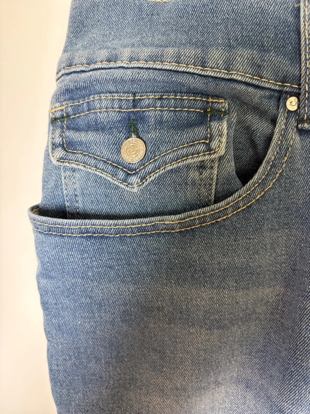 True Religion Ricky Relaxed Straight - Sz 40 x 33”